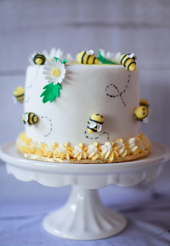 bumblebee cake 